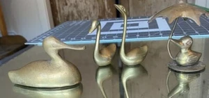 Vintage massiv Messing Enten Entenküken 4er Set Patina Briefbeschwerer - Bild 1 von 10