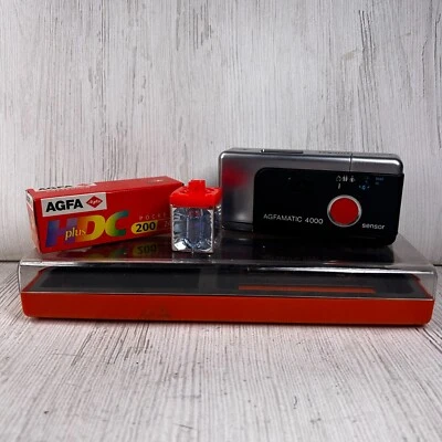 Genuine Vintage Agfa Agfamatic 4000 Kit.Agfamatic 4000, Agfacolor 200/24, Osram) - Image 1 of 4