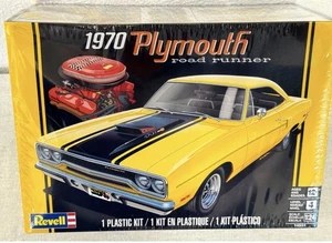 Revell 1970 Plymouth Road Runner 1/24 Scale Plastic Model Car Kit 14531 Sealed! - Picture 1 of 5
