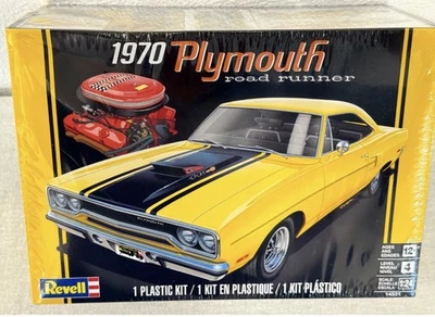 Revell 1970 Plymouth Road Runner 1/24 Scale Plastic Model Car Kit 14531 Sealed! - Image 1 of 4