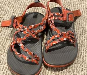 YOUTHS ORANGE AND BLACK CHACO BUCKLE SCANDALS SZ 1 Boy - Picture 1 of 6