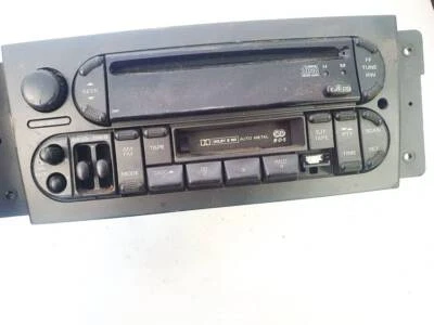 Chrysler Pacifica 2004 Autoradio P05082467AC, TZAAa105307533 #1718338-13 - Bild 1 von 3