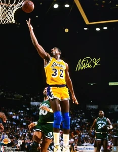 Magic Johnson Autographed Los Angeles Lakers 16x20 Lay Up Photo- Beckett W Holo - Picture 1 of 11