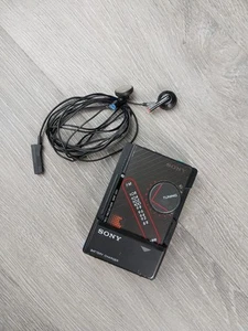 Sony Card Walkman FM Stereo Receiver SRF-201 Vintage selten mit Kopfhörer Dock getestet - Bild 1 von 7