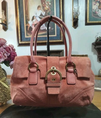Bolso de Hombro Coach Y2K SOHO Vintage Increíblemente Raro Hebilla Grande Gamuza Rosa Foto 1 de 4