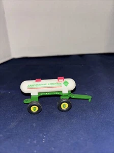 ERTL John Deere 1:64 Anhydrous Ammonia Tractor Tank Trailer 3" Toy - Picture 1 of 6