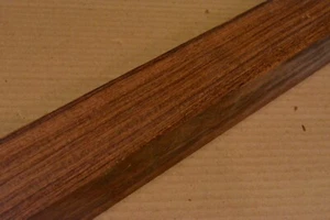 Granadillo TORNIO 24x1-15/16 quadrato legno esotico legname vuoto - Foto 1 di 6