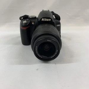 Nikon D3000 10.2MP Digitalkamera - Bild 1 von 11