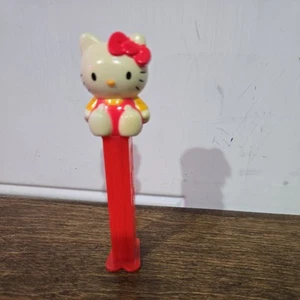 2007 SANRIO HELLO KITTY PEZ CANDY CONTAINER EMPTY (PEZ24) - Picture 1 of 4