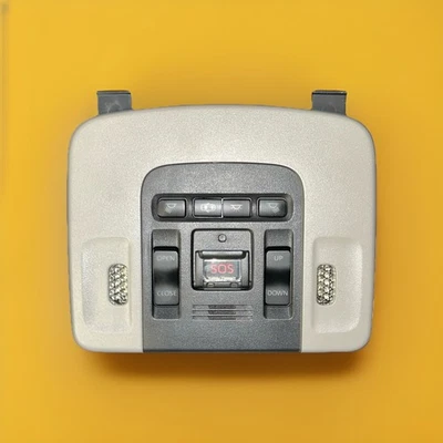 TOYOTA OEM CAMRY ROOF OVERHEAD CONSOLE DOME LIGHT & PANORAMA SWITCH 2018-2020 - Image 1 of 4