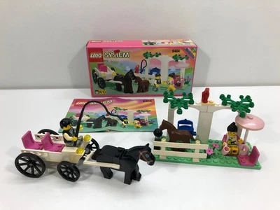 LEGO System 6404 Carriage Ride 1996 OVP Set Paradisa Pferd Kutsche Retro Sammlun - Bild 1 von 4