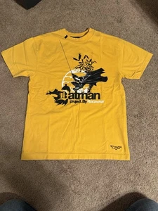 Camisa Rocawear Amarilla Vintage Batman Y2K Años 90 Hip Hop Urbano* Juvenil Mediana 10/12 - Imagen 1 de 7