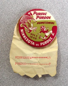 orig. 1946 *HOMECOMING FOOTBALL PIN* Minnesota Golden Gophers vs Purdue - Picture 1 of 3