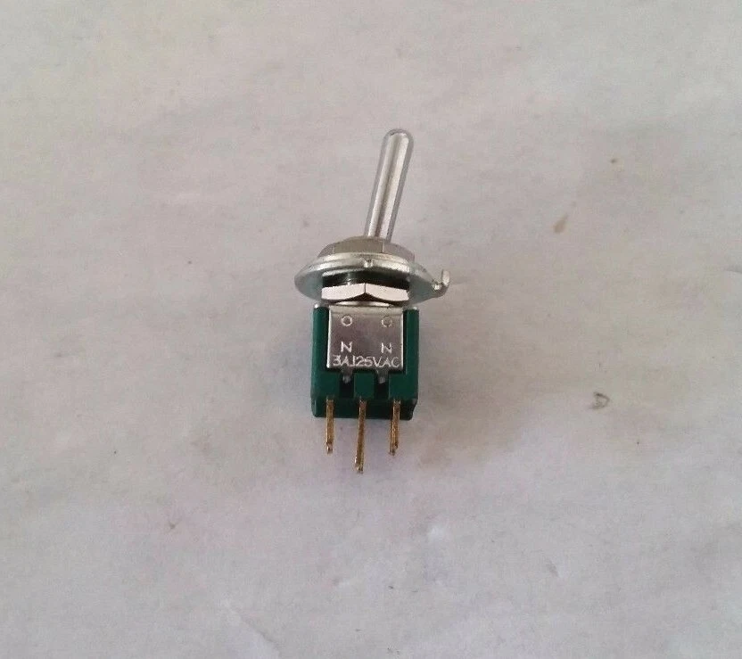 INTERRUPTOR DE PALANCA SUBMINIATURA ENCENDIDO GC ELECTRONICS 35-002 DPDT 3A 250VAC  Foto 1 de 1