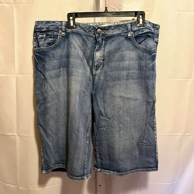 Bermuda jeans Venezia Lane Bryant 22 plus azul elástica ajuste mãe jeans - Imagem 1 de 3