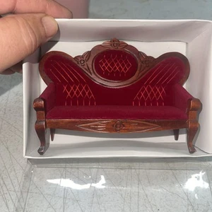 NEW IN BOX!! 1:12 Scale Dollhouse Red Velvet Victorian Sofa!! - Picture 1 of 7