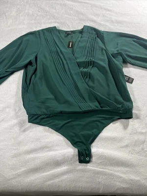 Body Express Para Mujer Talla XL Verde Cuello en V Profundo Manga Larga Damas NUEVO CON ETIQUETAS ¡LEER! Foto 1 de 4
