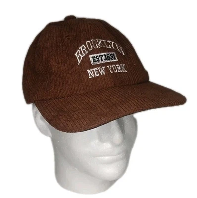 Brooklyn Nueva York Est. Gorra 1631 con correa trasera marrón pana para hombre Foto 1 de 4