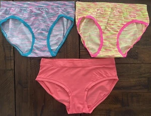Fruit of the Loom Girls Panties (10/12) All In Motion Girls Panties (8) Lot Of 3 - Picture 1 of 5
