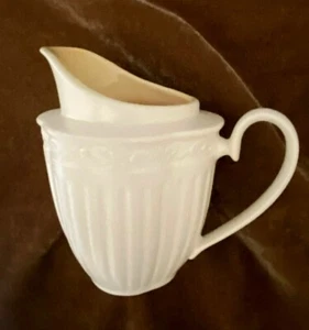 Mikasa "Italian Saffron" ~ Creamer / Syrup Pitcher ~ Mint Condition - Picture 1 of 4