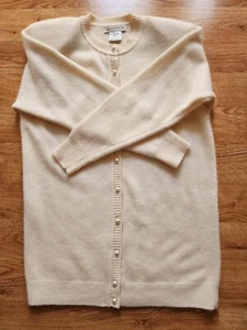 VTG Cardigan Sweater Size 6 Wool & Angora Pearl Button up Ivory Liz Claiborne - Picture 1 of 9