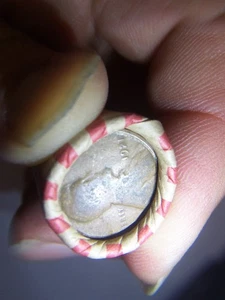WHEAT PENNY ROLL WITH A KEY 1921 WHEAT PENNY SHOWING - Bild 1 von 2