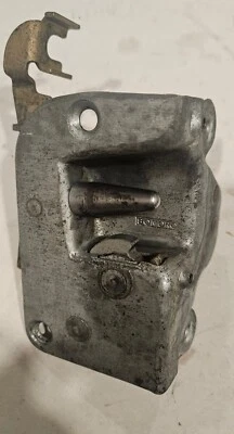 MERCEDES BENZ R107 450SL 450SLC 380SL 380SLC  LEFT  DOOR LATCH  1077200135  - Image 1 of 3