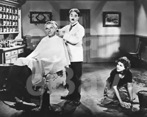 The Great Dictator (1940) Charlie Chaplin, Chester Conklin 10x8 Photo - Imagen 1 de 1