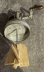 DAZEY NO.20 MADE IN USA Old VINTAGE BUTTER CHURN 1940 RARE . - Picture 1 of 4