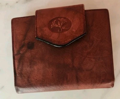 Cartera de cuero de vaca Buxton de colección de grano superior para mujer de cuero genuino moneda doble pliegue roja  Foto 1 de 4