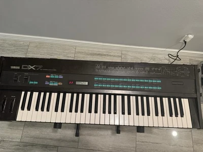 Yamaha DX7 61-Key 16-Voice Digital Synthesizer - Image 1 of 4