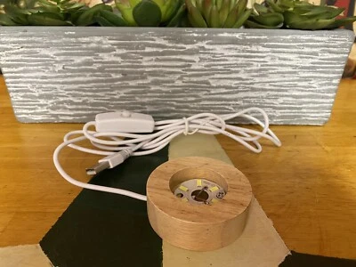 2.25" X .75" USB Wooden Lightbase For Crystal Spheres (White LED)-(KRJ 0401) - Imagem 1 de 2