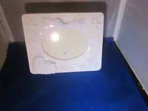 Russ Baby's Taufe Keramik Bilderrahmen Hirsch Lamm Hase Taufkreuz Neu im Karton - Bild 1 von 6