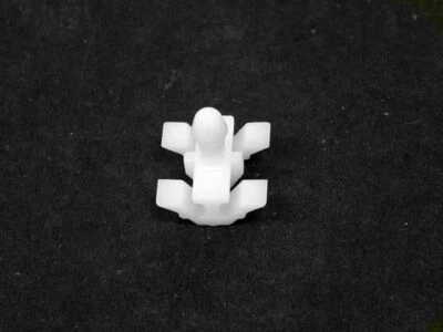 For 1986-1991 Mercedes 560SEC Exterior Molding Clip 36258QH 1987 1988 1989 1990 - Image 1 of 2