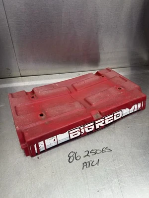 Guantera roja grande Honda ATC 250ES herramienta almacenamiento maletero tapa tapa puerta 85 86 87 Foto 1 de 4