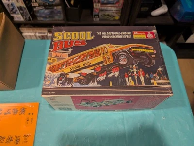 2003 Monogram S'cool Bus 1/24 SEALED INSIDE - Image 1 of 4