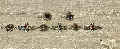 Vintage Garnet Sterling  925.  Red Garnet Ladies Link Bracelet & Earrings 21 G - Image 1 of 4