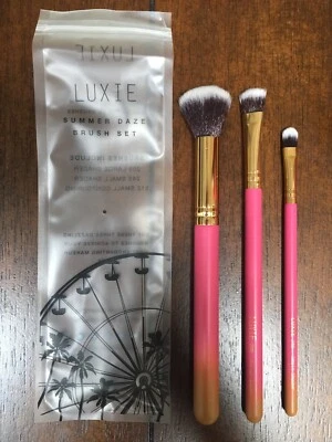 Luxie Summer Daze 3 Piece Pink Ombré Makeup Brush Set ~ Brand New!! 💖 - Image 1 of 2