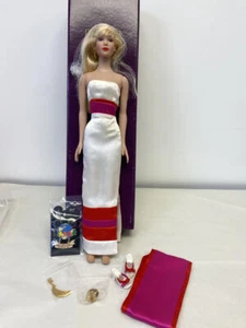 VESTIDO MUÑECA ROBERT TONNER TYLER GOWORTH PALM BEACH NIGHTS TIENE UNA MANCHA - Imagen 1 de 11