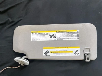 2013 - 2022 BUICK ENCORE DRIVER SUN VISOR *GRAY/NUETRAL* OEM 95430422 - Image 1 of 4