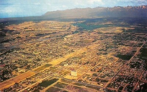 Panoramic Aerial View Of "The All American City" Anchorage,AK 1950's Postcard - Imagen 1 de 2