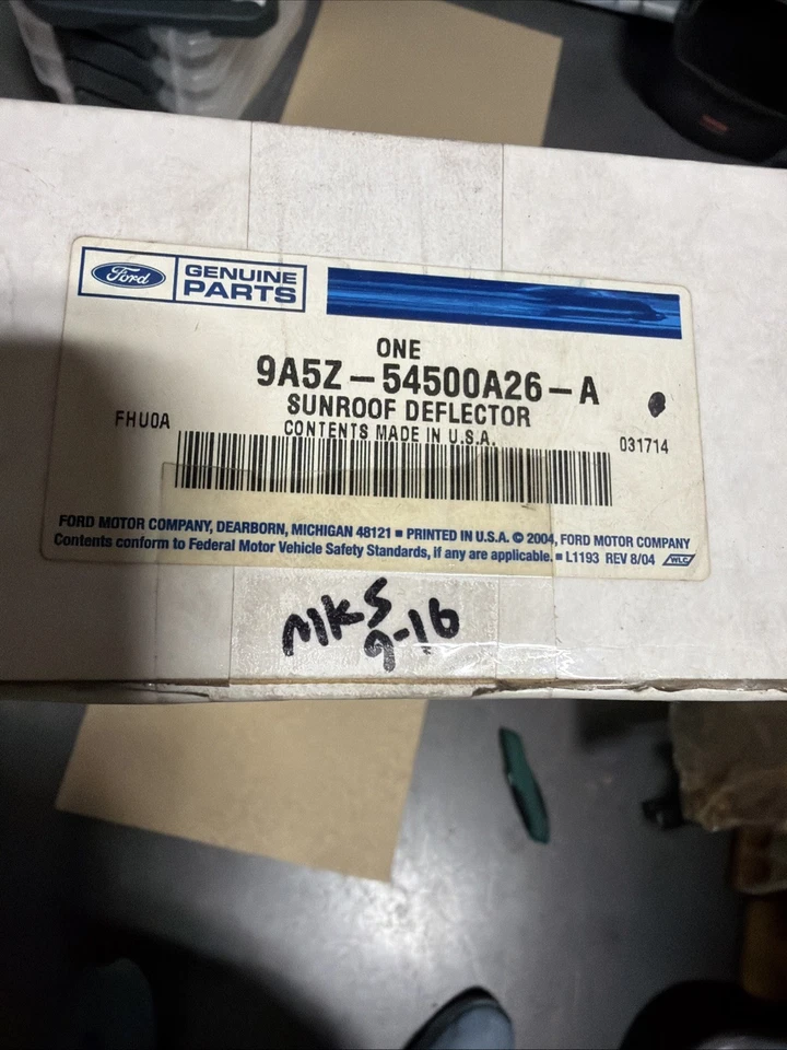 Deflector de viento techo corredizo Lincoln MKS 2009-2016 NUEVO FABRICANTE DE EQUIPOS ORIGINALES Ford 9A5Z-54500A26-A Foto 1 de 4