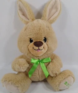 American Greetings Peluche Blanco y Tostado Conejo Sentado Arco Verde Pascua 2020 - Imagen 1 de 10