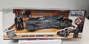 Batimóvil Batman Arkham Knight Batimóvil 1:24 con figura diecast - Imagen 1 de 11