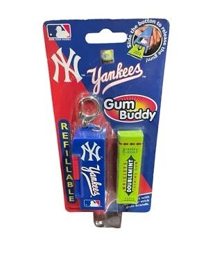 VTG NEW YORK YANKEES NY BASEBALL TEAM GUM BUDDY CHEWING GUM HOLDER 2001 KEYCHAIN - Image 1 of 4
