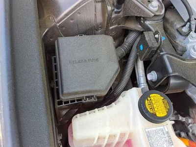 Motor de caja de fusibles compatible con 13-18 LEXUS ES300H 5128699 Foto 1 de 4