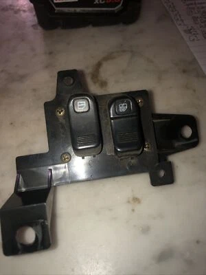 1994-1997 Mitsubishi 3000gt passenger RH door panel window switch button g1 - Image 1 of 4