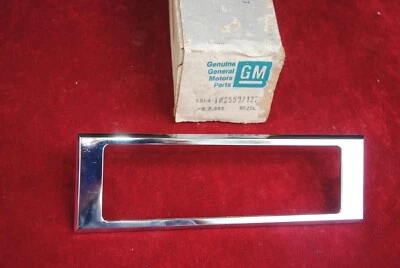 82 83 84 - 88 89 90 NOS BUICK ELECTRA, LA SABRE DIESTRO INTERMITENTE BISEL GM#25502122 Foto 1 de 2