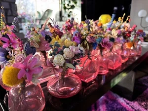 24 individuelle Knospenvasen Hochzeit Blumen rosa Konvolut Tischdeko Deko - Bild 1 von 12