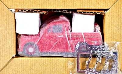 Corgi Classics 96854 MORRIS MINOR PICKUP Morris Fire Brigade Die-Cast Model 1:43 - Image 1 of 4